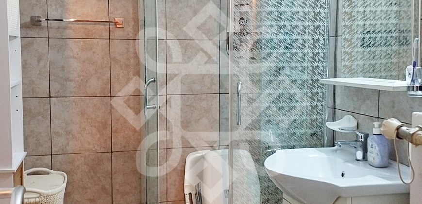 Apartament cu 3 camere, decomandat in cartierul Velenta, Oradea