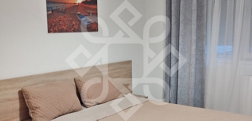 Apartament cu 3 camere de inchiriat, zona Prima Nufarul, Oradea