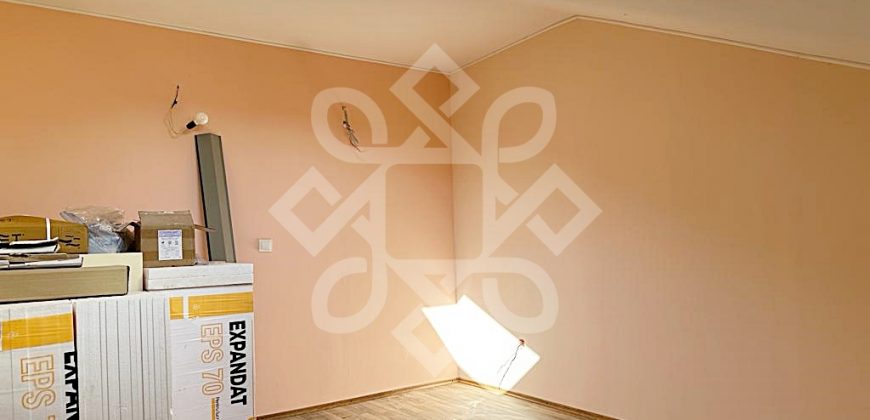 Apartament ultracentral cu 3 camere de vanzare in Oradea