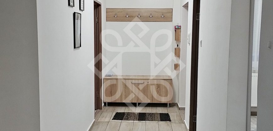Apartament cu 3 camere de inchiriat, zona Prima Nufarul, Oradea