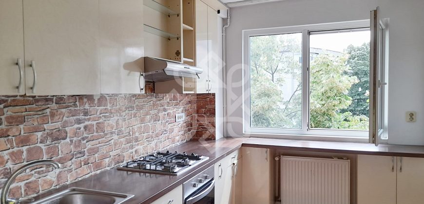 Apartament spatios cu 3 camere de vanzare, Lacul Rosu, Oradea