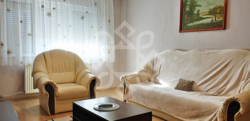 Apartament cu 3 camere, decomandat in cartierul Velenta, Oradea