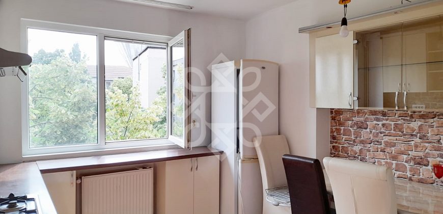 Apartament spatios cu 3 camere de vanzare, Lacul Rosu, Oradea