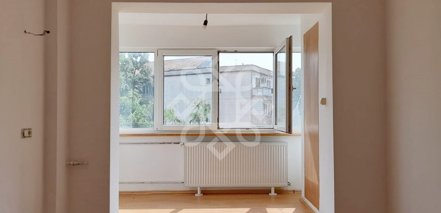 Apartament spatios cu 3 camere de vanzare, Lacul Rosu, Oradea