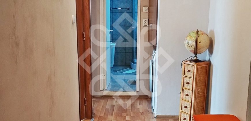 Apartament cu 3 camere, decomandat in cartierul Velenta, Oradea