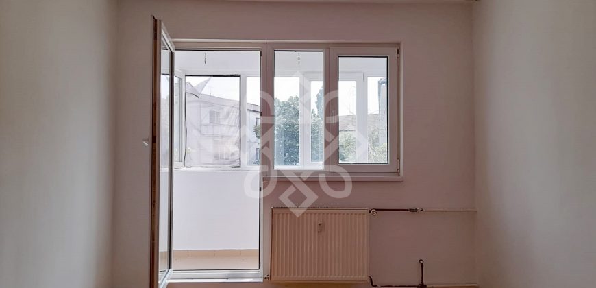 Apartament spatios cu 3 camere de vanzare, Lacul Rosu, Oradea