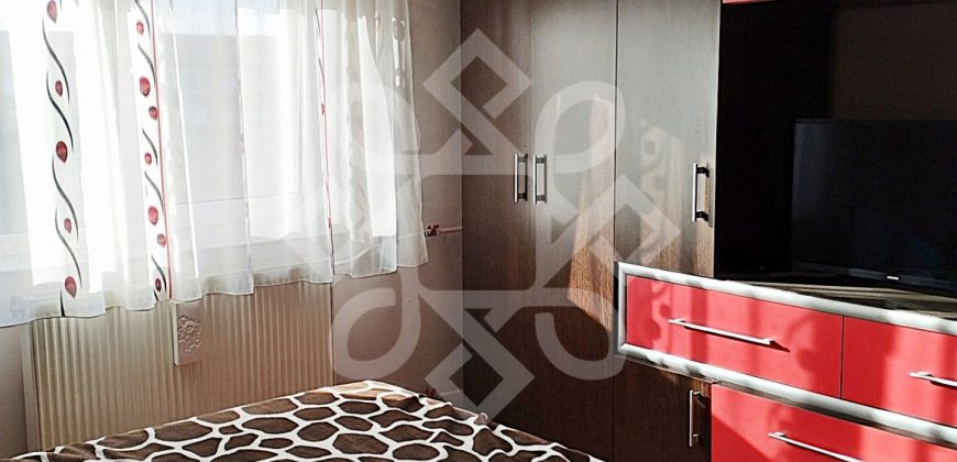Apartament cu 3 camere, decomandat in cartierul Velenta, Oradea