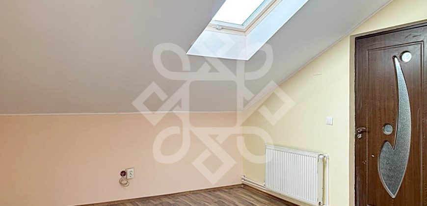 Apartament ultracentral cu 3 camere de vanzare in Oradea