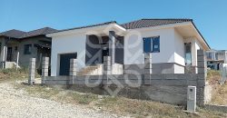 Casa pe nivel la gri de vanzare in Cihei, Bihor