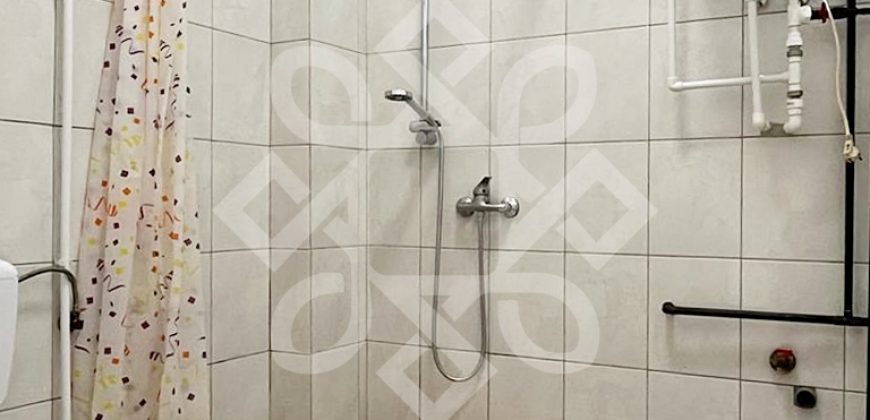 Casa cu 2 camere la curte comuna, ultracentral in Oradea