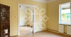 Casa cu 2 camere la curte comuna, ultracentral in Oradea