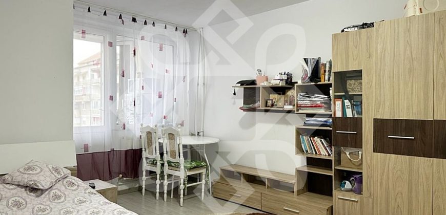 Garsoniera de inchiriat pe strada Aluminei, Rogerius