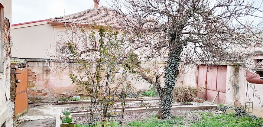 Apartament la casa cu 4 camere, ultracentral in Oradea