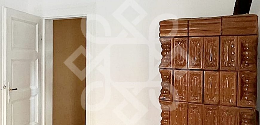Casa cu 2 camere la curte comuna, ultracentral in Oradea