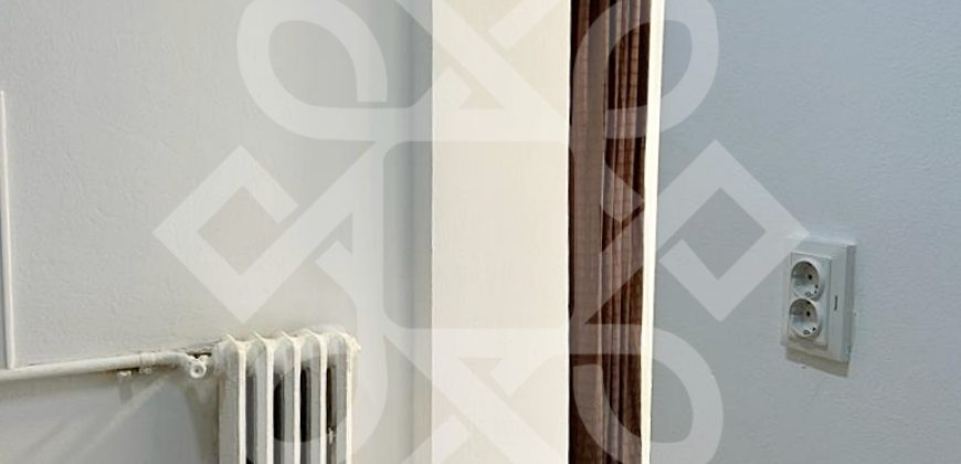 Garsoniera de inchiriat pe strada Aluminei, Rogerius