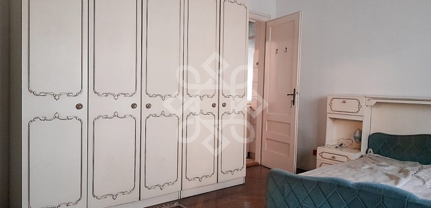 Apartament la casa cu 4 camere, ultracentral in Oradea