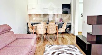 Apartament decomandat cu 3 camere de inchiriat, în Prima Universității