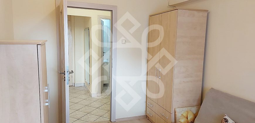 Apartament cu 3 camere, decomandat, zona Calea Aradului
