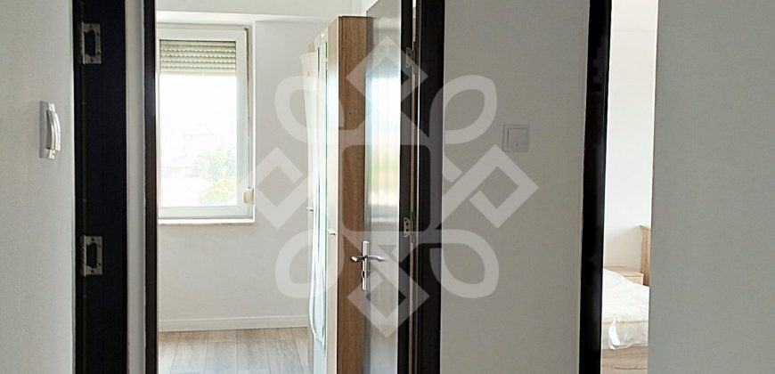 Apartament cu 4 camere de vanzare in Cantemir