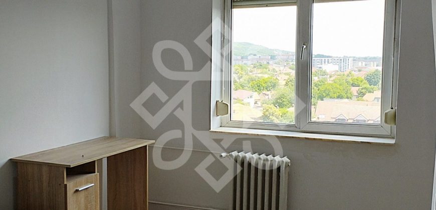 Apartament cu 4 camere de vanzare in Cantemir