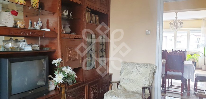 Apartament cu 4 camere de vanzare pe Bulevardul Dacia