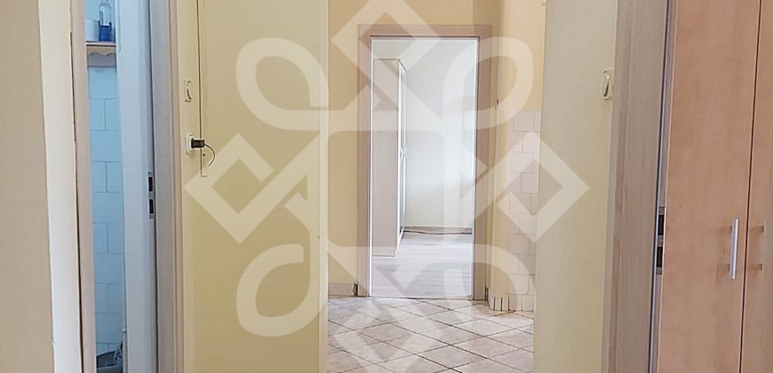 Apartament cu 3 camere, decomandat, zona Calea Aradului