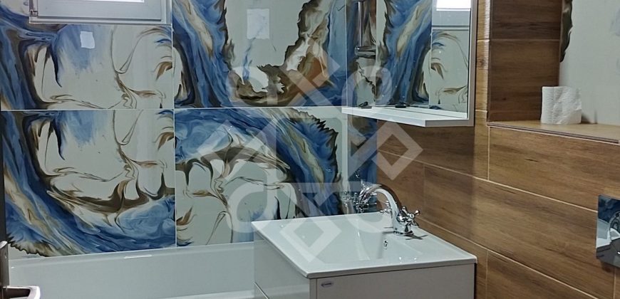 Apartament cu 4 camere de vanzare in Cantemir