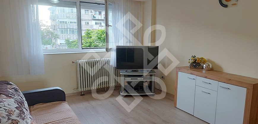 Apartament cu 3 camere, decomandat, zona Calea Aradului