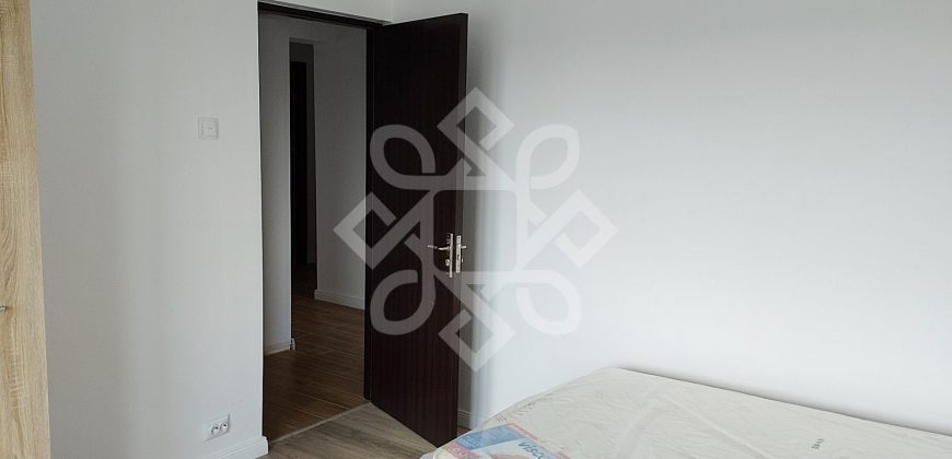 Apartament cu 4 camere de vanzare in Cantemir