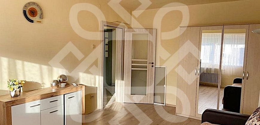 Apartament cu 3 camere, decomandat, zona Calea Aradului