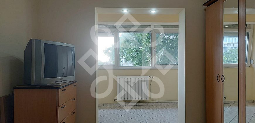 Apartament cu 3 camere, decomandat, zona Calea Aradului