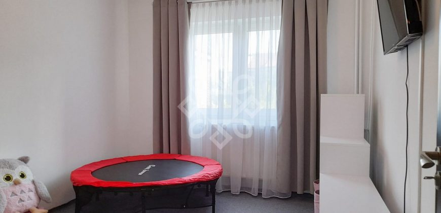 Apartament cu 3 camere tip PC in zona centrala din Oradea