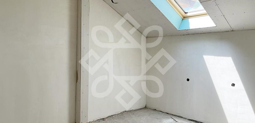 Casa noua cu 8 dormitoare de inchiriat in Paleu
