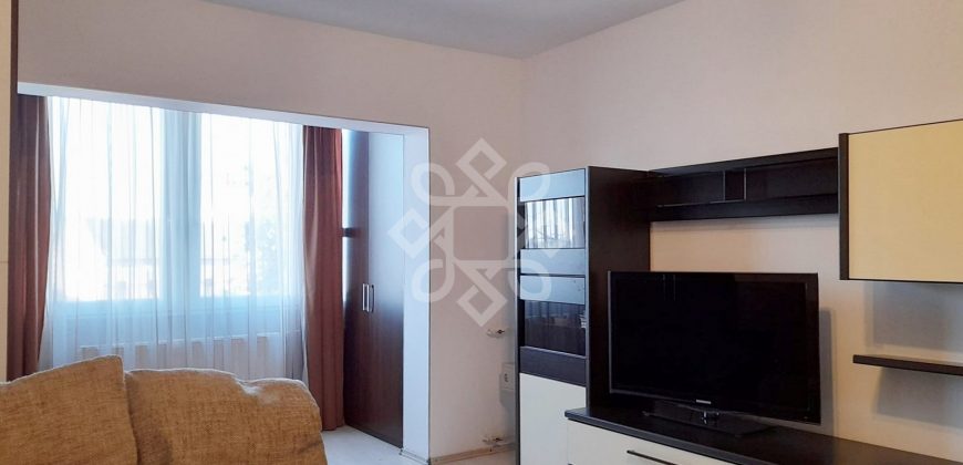 Apartament cu 3 camere tip PC in zona centrala din Oradea