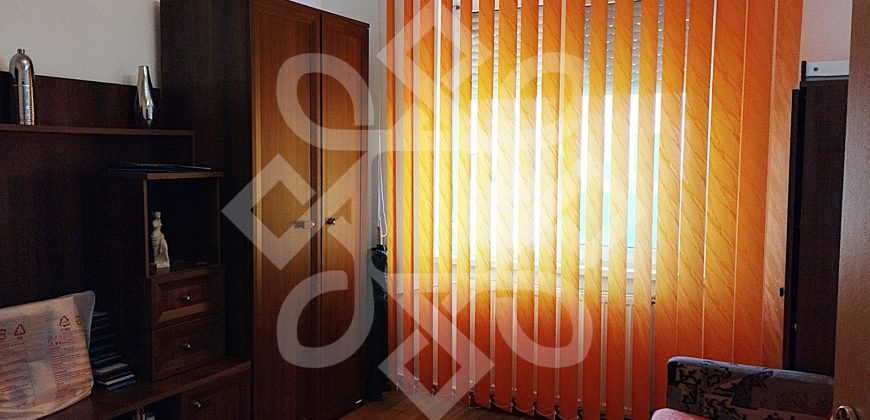 Apartament cu 3 camere de vanzare in Rogerius