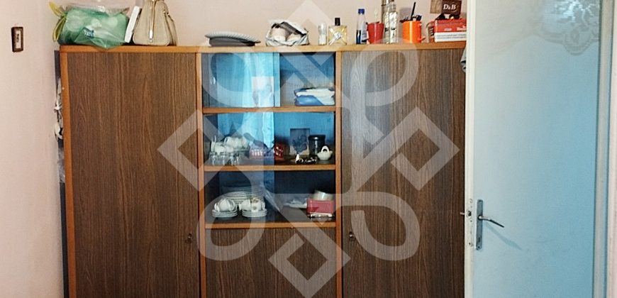 Apartament cu 3 camere, semidecomandat in Rogerius