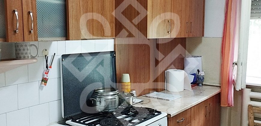 Apartament cu 3 camere, semidecomandat in Rogerius