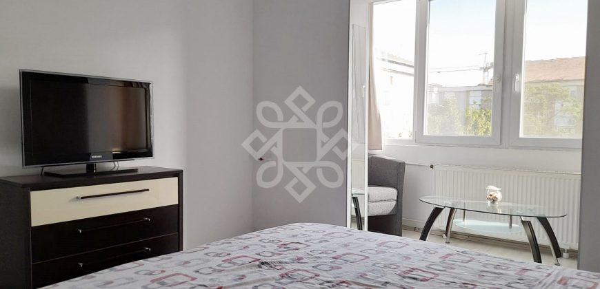 Apartament cu 3 camere tip PC in zona centrala din Oradea