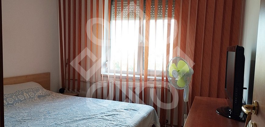 Apartament cu 3 camere de vanzare in Rogerius