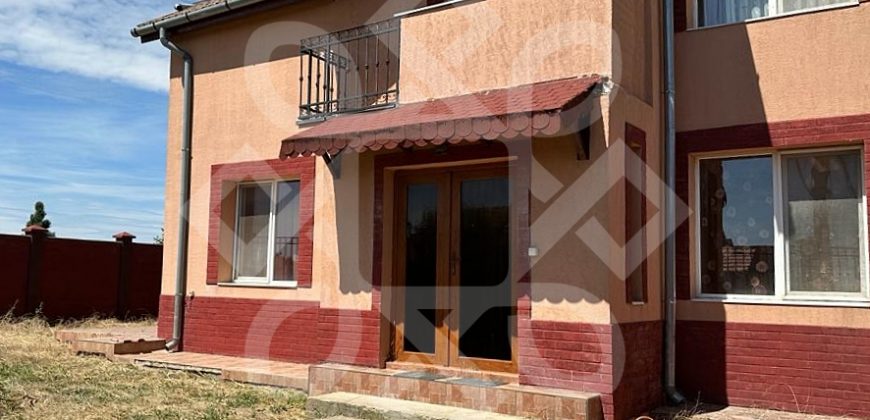 Casa cu 4 camere de inchiriat in Paleu