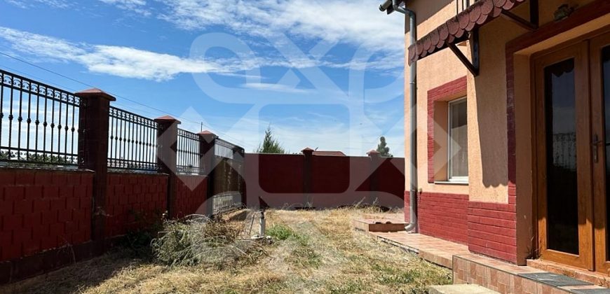 Casa cu 4 camere de inchiriat in Paleu