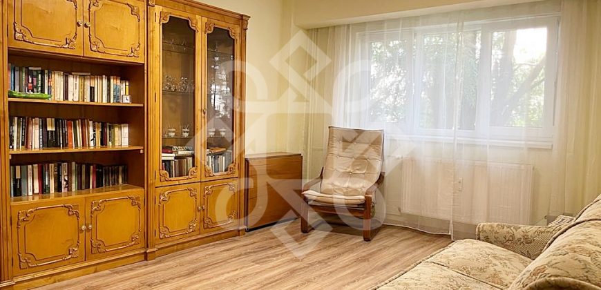 Apartament cu 3 camere de inchiriat in zona Decebal
