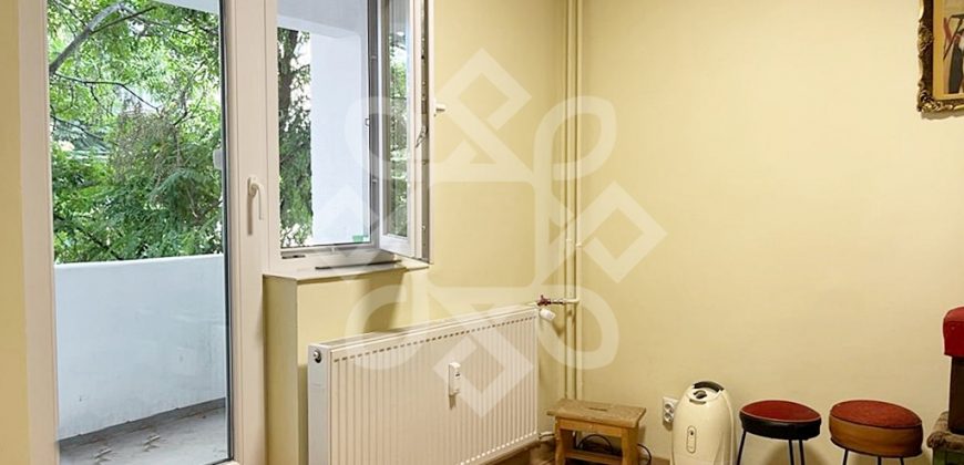 Apartament cu 3 camere de inchiriat in zona Decebal
