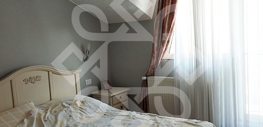 Casa cu 4 camere la curte comuna, zona ultracentrala