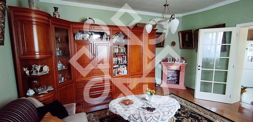Casa la curte comuna, zona centrala in Oradea