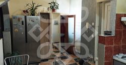 Casa cu 4 camere la curte comuna, zona ultracentrala