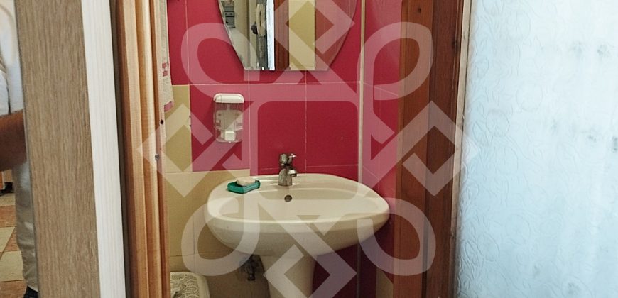 Casa cu 4 camere la curte comuna, zona ultracentrala