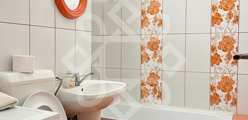 Apartament cu 3 camere de inchiriat in zona Decebal
