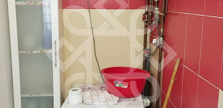 Casa cu 4 camere la curte comuna, zona ultracentrala