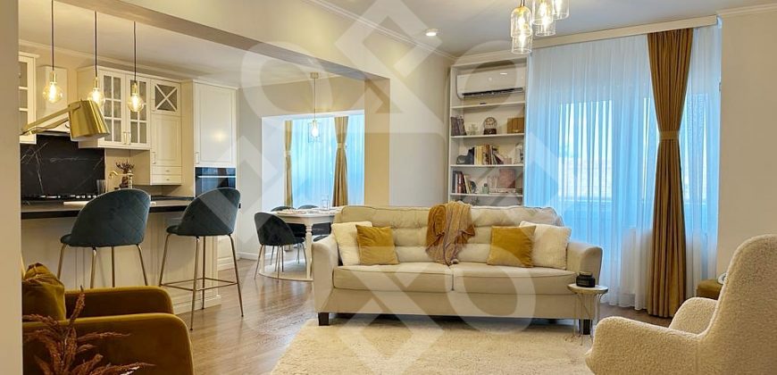 Apartament de lux cu 4 camere de vanzare in Sanmartin